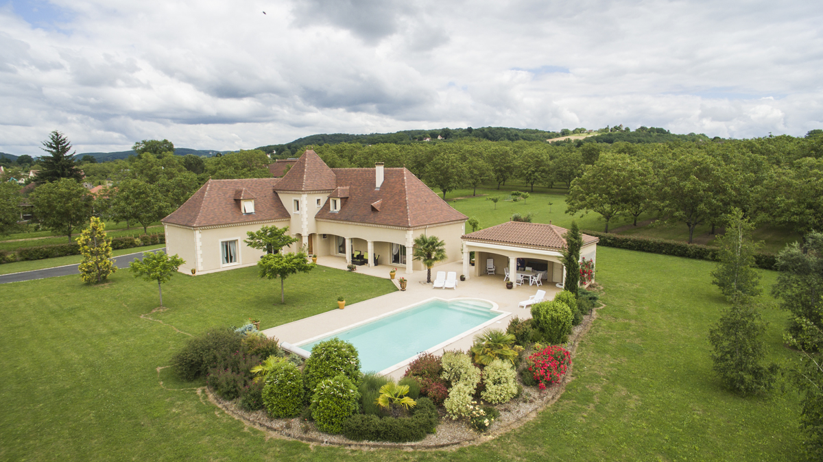 Réalisation de LES MAISONS AURA