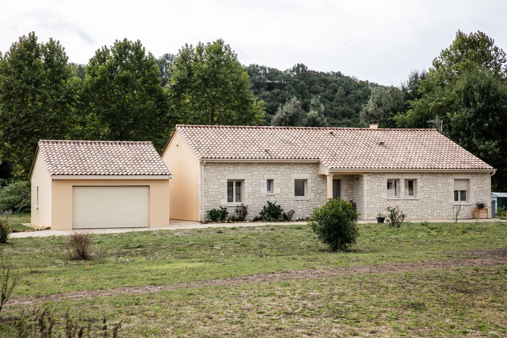 Réalisation de LES MAISONS AURA