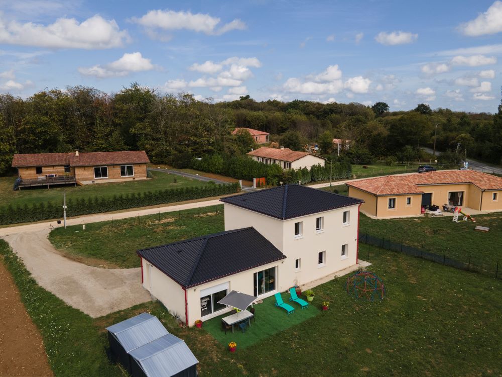 Réalisation de LES MAISONS AURA